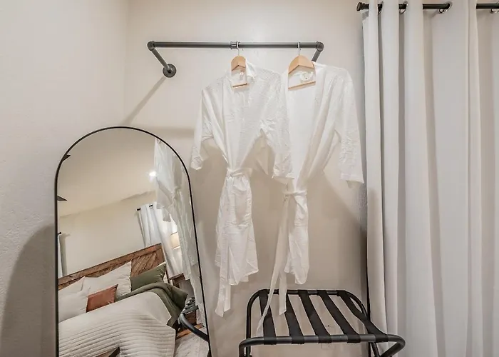 Villa Tcu-dickies-2 King Beds-sleeps 6 Fort Worth