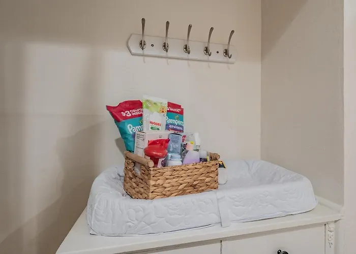 Villa Tcu-dickies-2 King Beds-sleeps 6